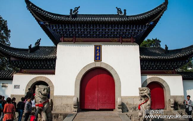 归元寺开放时间，8点至17点(仅支持线上预约10元一人)