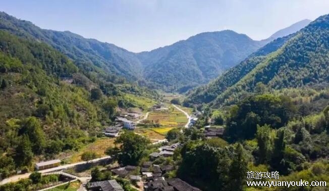 德化戴云山海拔是多少，1856米(中国大陆东南沿海的最高峰)