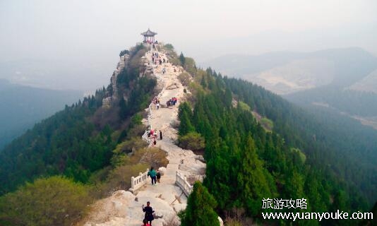 云门山风景区在哪里，在山东青州(自然景观独特的美丽景区)