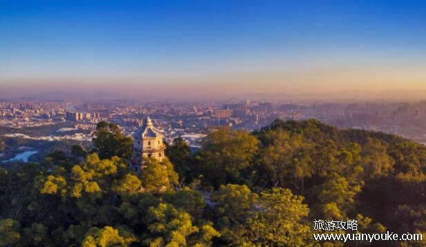 揭阳黄岐山海拔多少米，293.5米(虽然海拔不高但攀登难度很大)