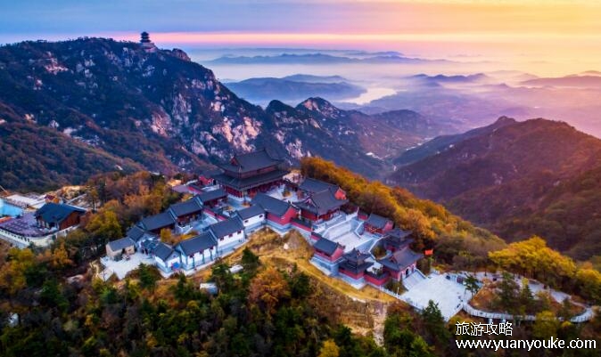 沂蒙山在哪个省哪个市，在山东省临沂市(山峦叠嶂的壮丽景区)