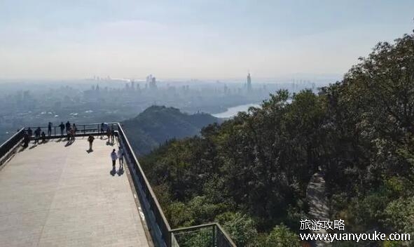 紫金山在哪里哪个城市，在江苏南京(南京最高的山峰之一)