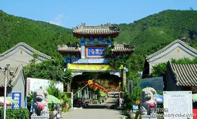 圣泉山海拔多少米，400多米(山景宛如一幅绿色的画卷)