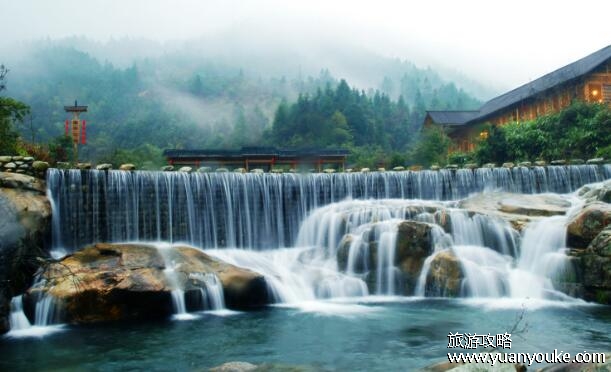 卧龙谷在哪里个城市，在四川阿坝(景色独特多变的奇异旅游胜地)