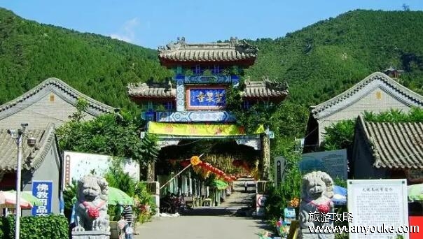 北京圣泉山海拔多少米高，约400米左右(非常适合攀登运动的山)