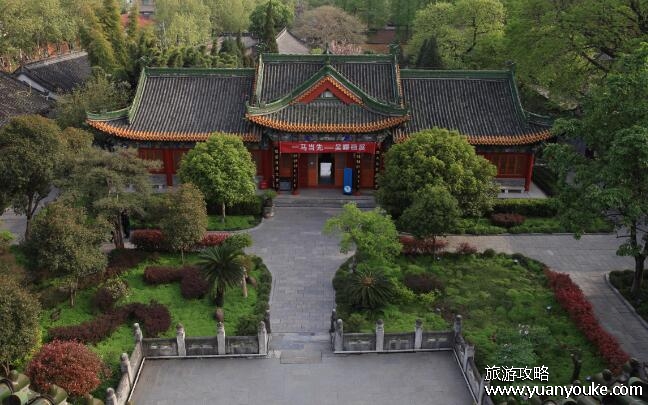 汉中旅游最值得去的地方，一脚踏三省的古镇(汉中市博物馆是刘邦行宫)