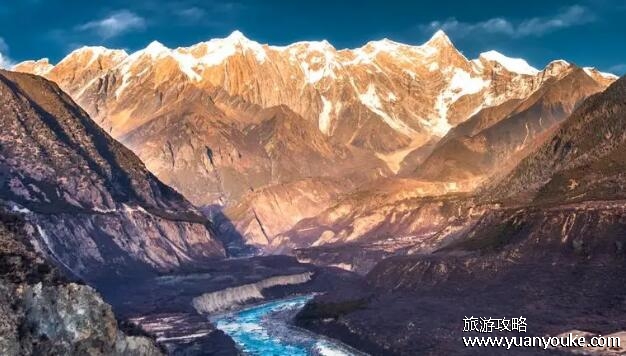 南迦巴瓦峰海拔多少米，海拔7554米(四季景色都美的令人惊叹)