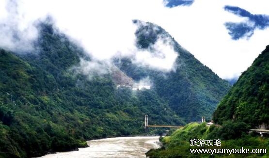 怒江碧罗雪山海拔多少米，最高处为5546米(著名的旅游胜地)