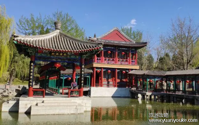 北京大观园门票价格，成人票40元老人小孩半价(原本是明清时期皇家菜园)