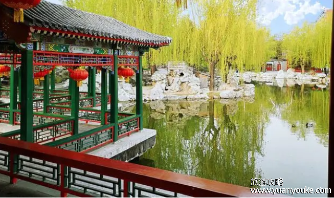 北京大观园门票价格，成人票40元老人小孩半价(原本是明清时期皇家菜园)