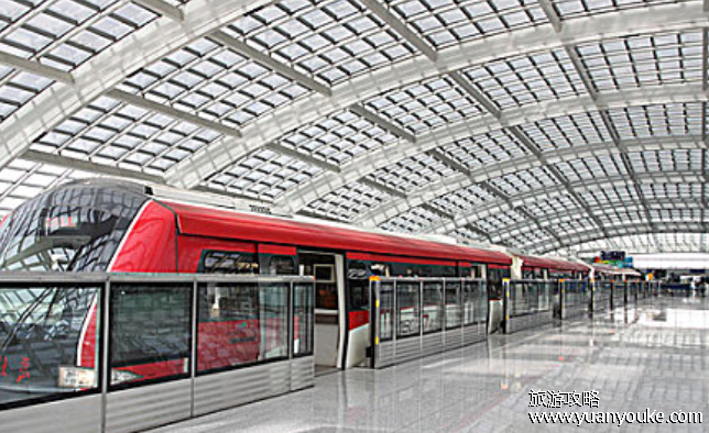 北京机场快轨运营时间，北新桥站和2号航站楼运营时间