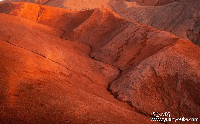 中国最热的地方是哪里，吐鲁番火焰山38°C超过40天