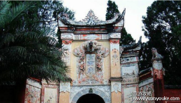 白帝城位于什么地方，重庆市奉节县白帝镇白帝村1号社(刘备托孤之地)