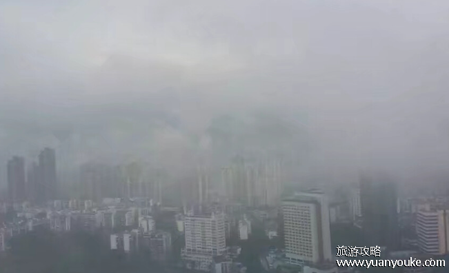 雾都是哪个城市，除了重庆洽其他被称为雾都的城市