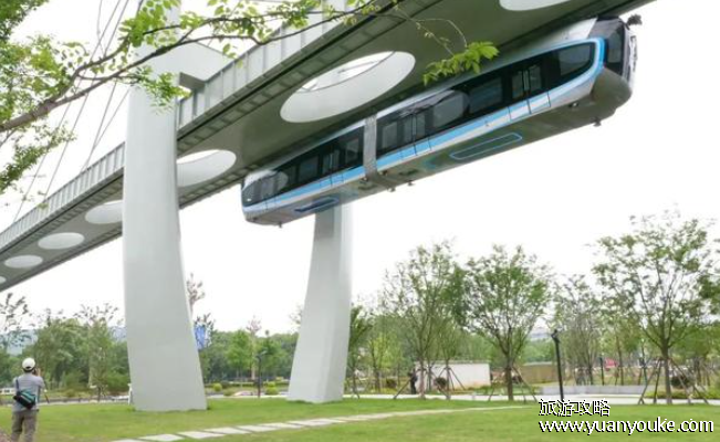 空轨列车是什么，悬挂式的空中轨道列车(国内唯一一条在武汉光谷)