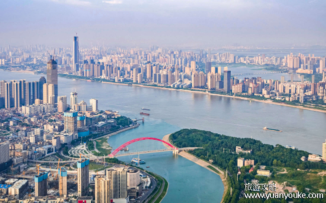 九省通衢是哪个城市，不是指某个特定城市(历史上被称为九省通衢的地方)