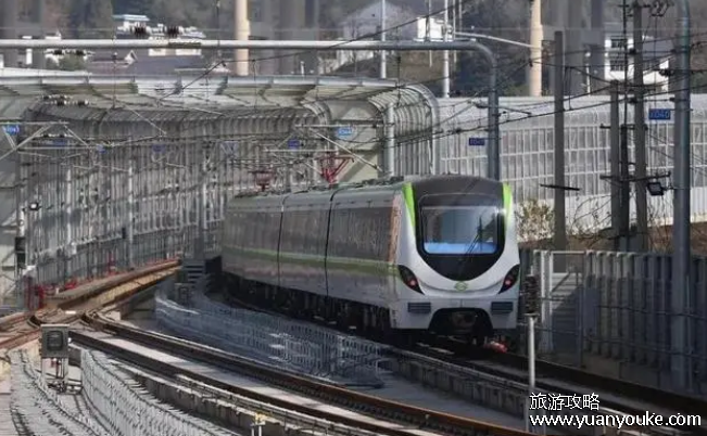 贵阳地铁运营时间，3条线路发车时间（贵阳地铁票价以及发车间隔时间）