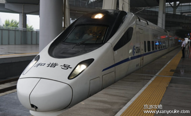 D是高铁还是火车，是普通动车组列车(速度比高铁慢比火车快)