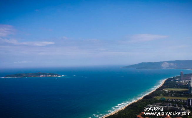 海棠湾和亚龙湾哪个沙滩好，各有各的好(海棠湾更加安静景色更美)