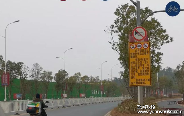 闯禁区扣几分罚多少钱，扣3分以及20至200元不等(处罚次数不一样)