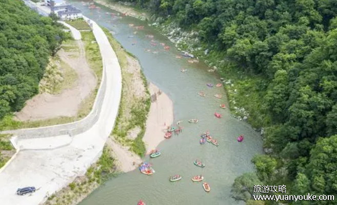 红河谷漂流门票多少钱，成人票140元(游玩须知禁忌人群)