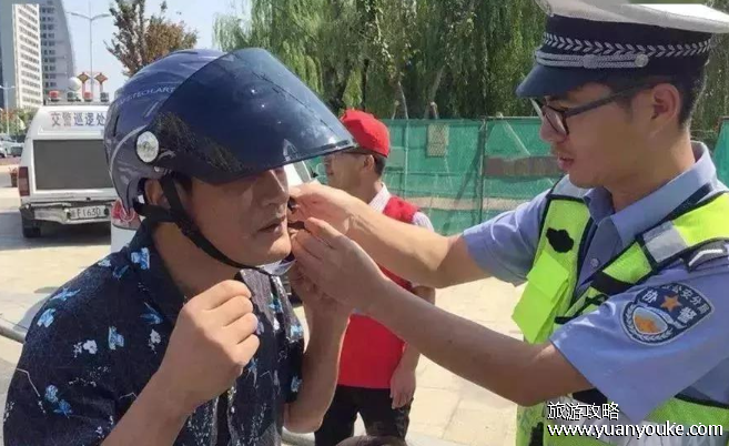 摩托车不戴头盔扣几分，扣2分罚款100元(乘坐人不带头盔罚款50元)