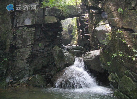 浙北第一瀑布谷安吉藏龙百瀑
