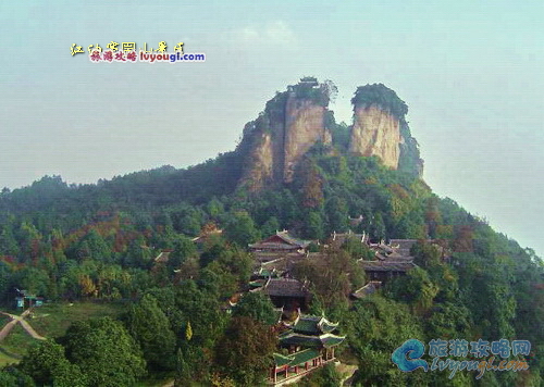 遥望窦圌