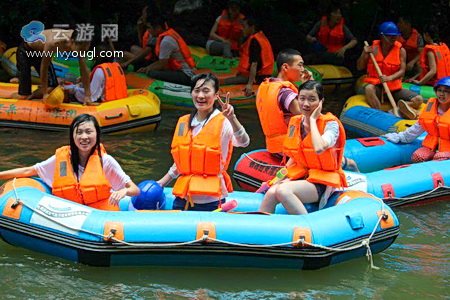 杭州双溪漂流旅游景区