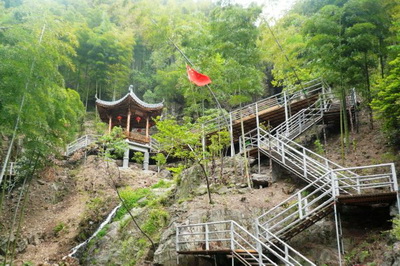 余杭山沟沟彩虹谷