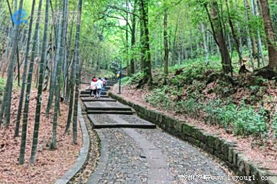 西湖宝石山爬山路线