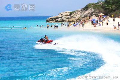 亚龙湾海底世界海上摩托艇