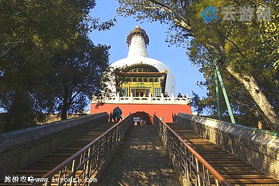 北海公园白塔