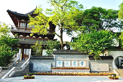 镇江北固山甘露寺