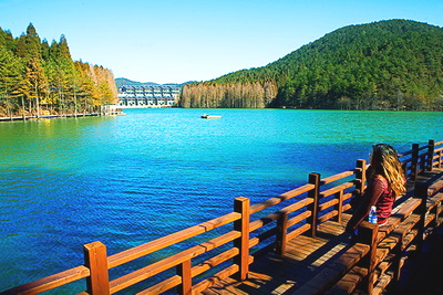 明月山之巅 月亮湖畔 江南避暑胜地 梦月山庄