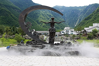 云姑沐月雕塑·月亮湾文化园