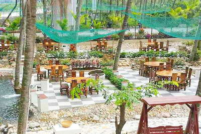 三亚易路发椰园农庄