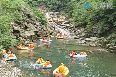 安吉龙王山峡谷漂流