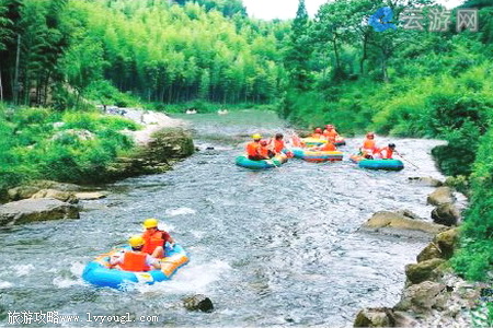 德清莫干山峡谷漂流