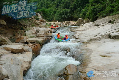 安吉仙龙峡漂流景区