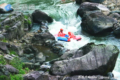 上虞虹溪村陈溪漂流