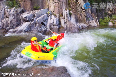 商城金刚台峡谷漂流