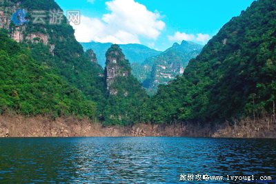 金秀圣堂湖景区