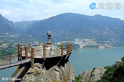 链子崖巴巫寨(图)