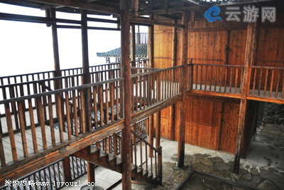 链子崖吊脚楼住宿(图)
