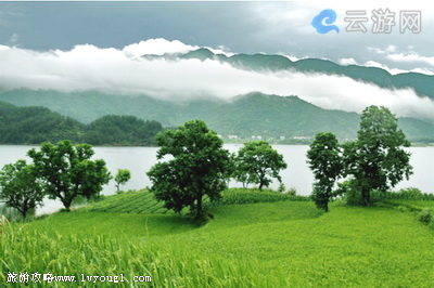 黄冈英山大别山主峰风景区