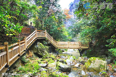 神农架天生桥景区