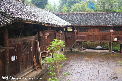 来凤杨梅古寨