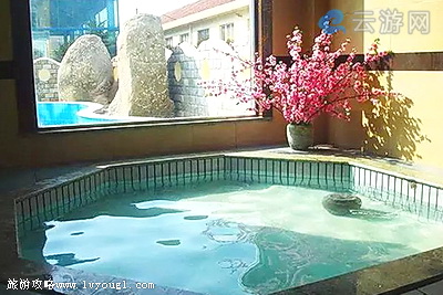 鸿源御都温泉度假村