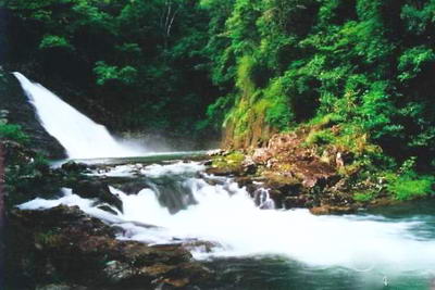 龙栖山龙潭飞瀑